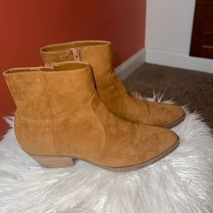 GUESS, Booties